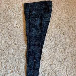 Lululemon swift speed 25 in legging size 2